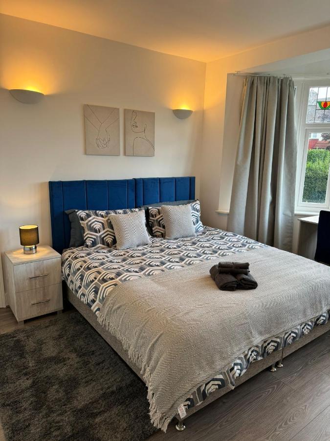 Smart Guest Rooms Fast Access To Central London Via Piccadilly Line New Southgate Exterior photo