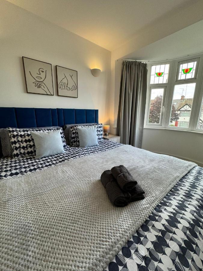 Smart Guest Rooms Fast Access To Central London Via Piccadilly Line New Southgate Exterior photo